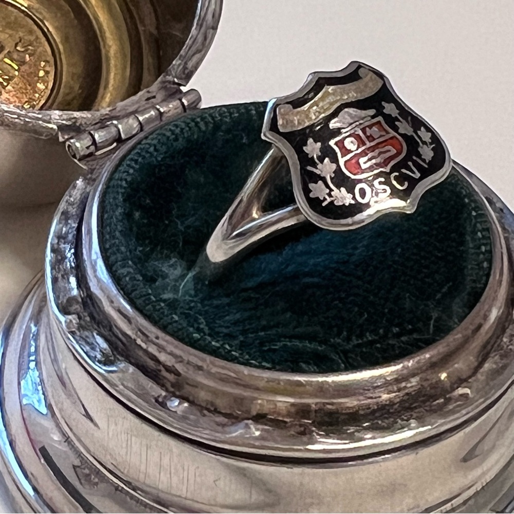 Authentic Coat of Arms Vintage .925 Sterling Silver Class Ring Collegiate Ring